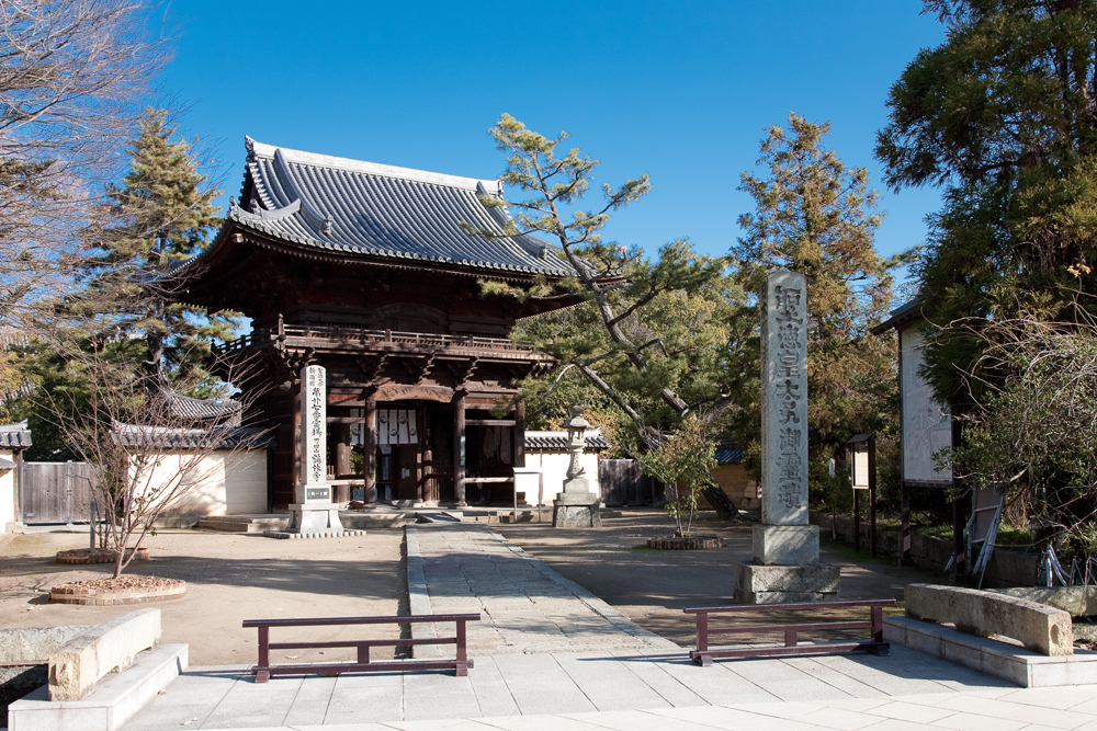 聖徳太子が仏教を広めるための道場として建立したといわれる「播磨の法隆寺」。